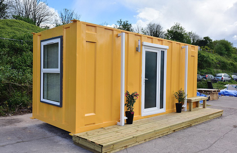 集裝箱也能當(dāng)住宅？英國(guó)企業(yè)家創(chuàng)新改造，為流浪漢提供溫暖家園